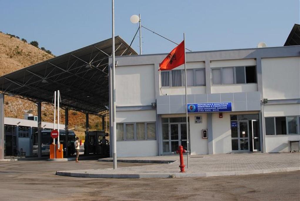 Arrestohen 2 shqiptarë me 32 kg kanabis në Qafë Botë