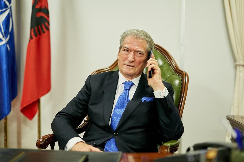 Punonjësi i Bashkisë Sarandë denoncon tek ish-kryeministri Berisha