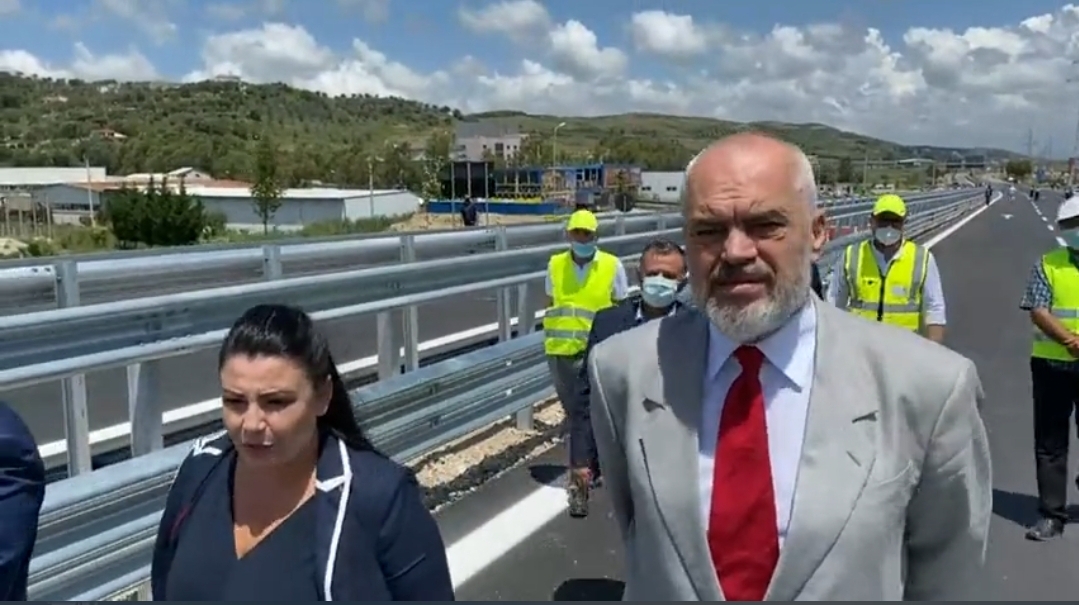 VIDEO/ Rama inauguron hapjen në të 2 korsitë të Bypass-it Fier, shkurtohet distanca për në Sarandë