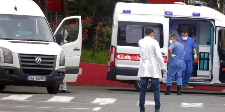 Aksidentohet ambulanca e spitalit të Sarandës, humb jetën pacientja, plagoset shoqëruesja