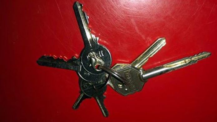Gjenden këta çelësa të humbur në qendër të Sarandës