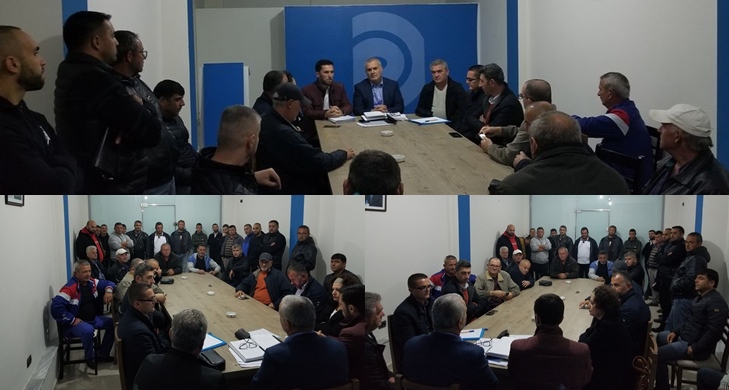 FOTO/ Bujar Leskaj takim me demokratët e Delvinës