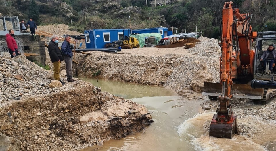 Delvina 3 ditë pa ujë, bashkia këshillon qytetarët si të përballojnë situatën
