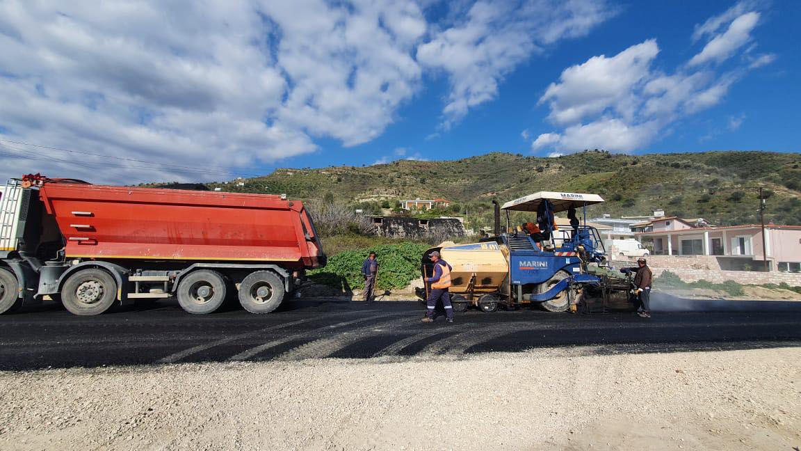 Përfundon asfaltimi i rrugës Shijan-Finiq, gati fillimi i asfaltimit të rrugës në Kalasë