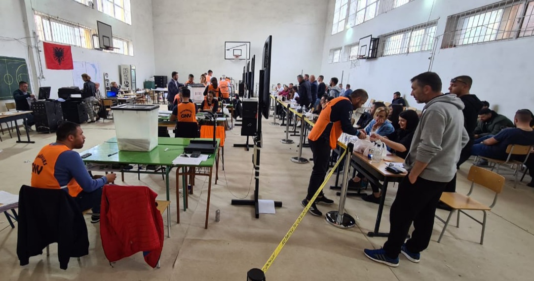 Rifillon numërimi i votave për kandidatët në KZAZ 90 Bashkia Sarandë. Rezultati në 31 nga 53 kuti