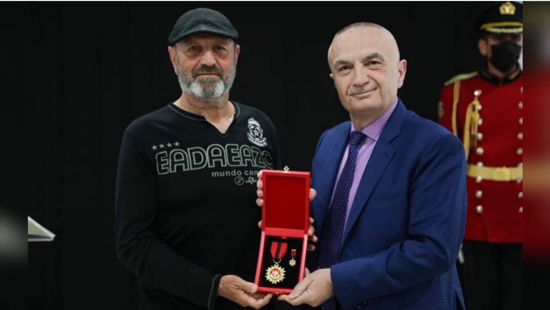 Presidenti Ilir Meta vlerëson trajnerin e Butrintit me medaljen &#8220;Mjeshtër i Madh&#8221;