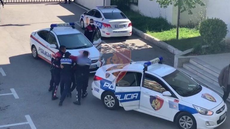Prangoset në flagrancë 31-vjeçari nga Tirana, ngacmoi seksualisht një 30-vjeçare në Sarandë