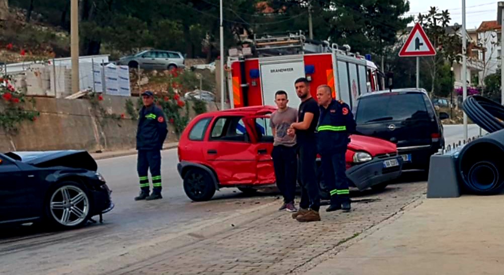 Aksidenti në Qafë Gjashtë, një grua e plagosur do transportohet drejt Tiranës