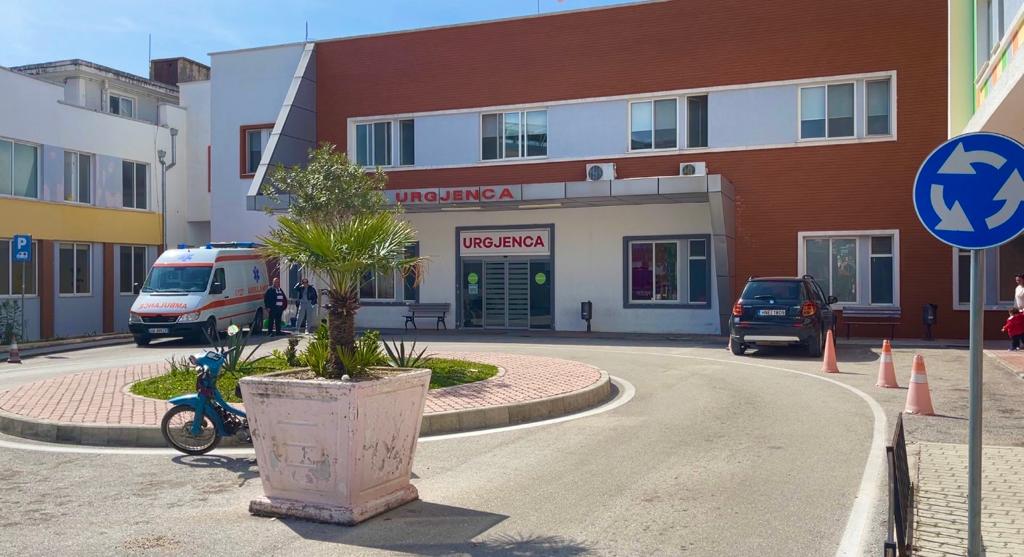 Mjekët e Spitalit të Sarandës kthejnë në jetë vogëlushin 4-vjeçar, ra në kontakt me rrymën