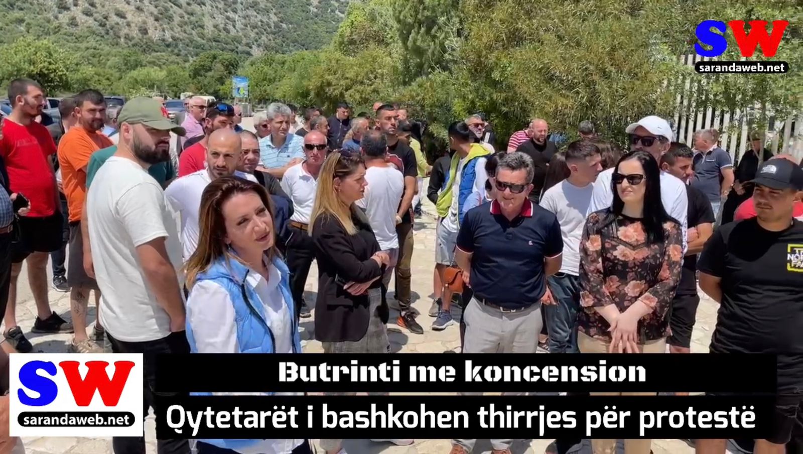 Qytetarët  protestojnë për aferën me Butrintin