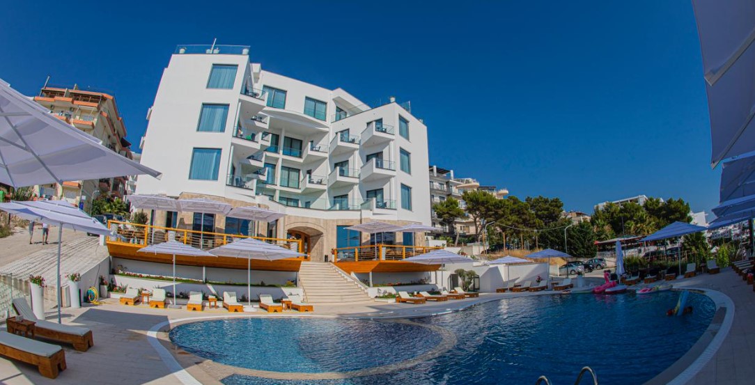 NJOFTIM PUNËSIMI NË HARBOUR HOTEL