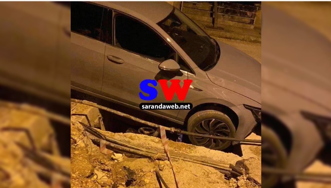 Pushuesve të huaj u shkatërrohet makina në rrugët me gropa të Sarandës