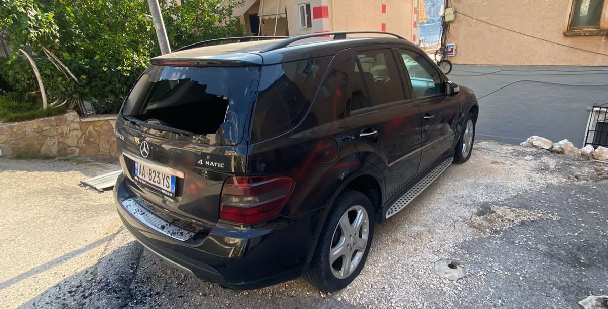 Shkatërrohet automjeti i ish-juristit të Hipotekës së Sarandës