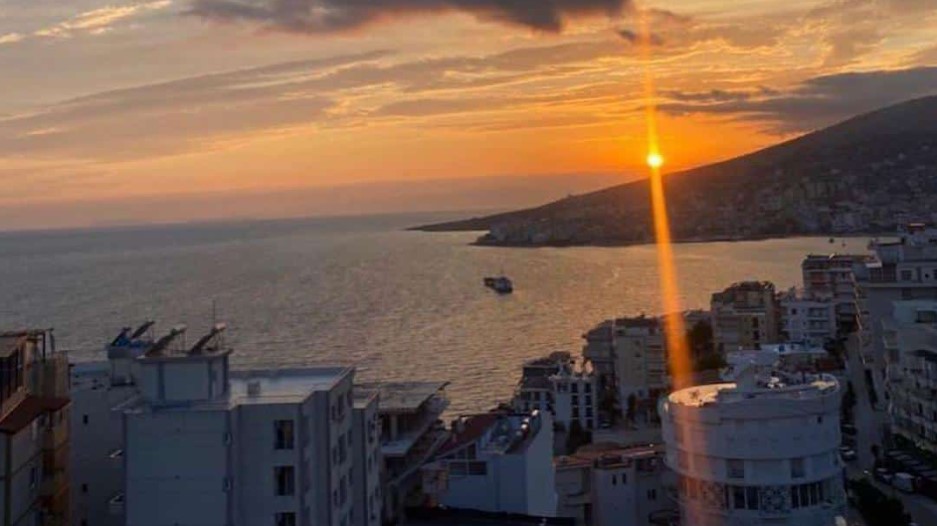 Shitet apartament 1+1 në zonën turistike të Sarandës, çmimi 68,000 Euro