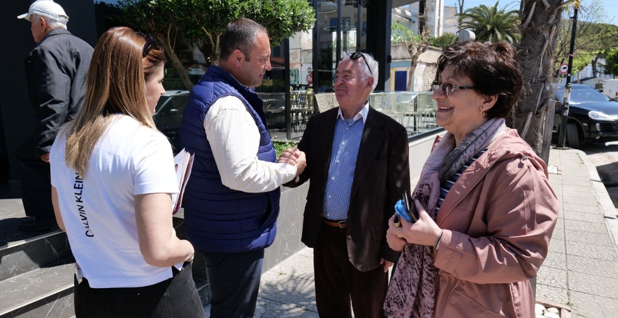 Ardit Cikuli takime me qytetarë të Rrugës së parë