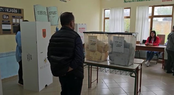 Mbyllet zyrtarisht procesi i votimit në Sarandë, Delvinë, Konispol dhe Finiq
