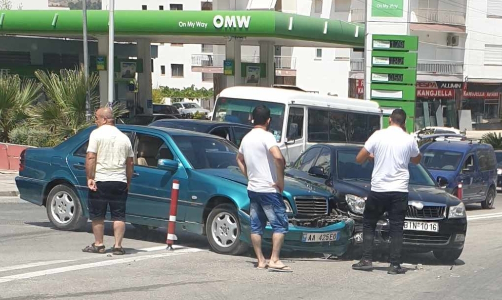 Ndodhi tani &#8211; Në qytetin e betonit edhe trafikndarëset në rrugë duhen me beton!