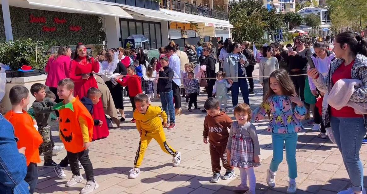 Dita e Verës në Sarandë, qyteti gjallërohet nga aktivitetet &#8211; VIDEO