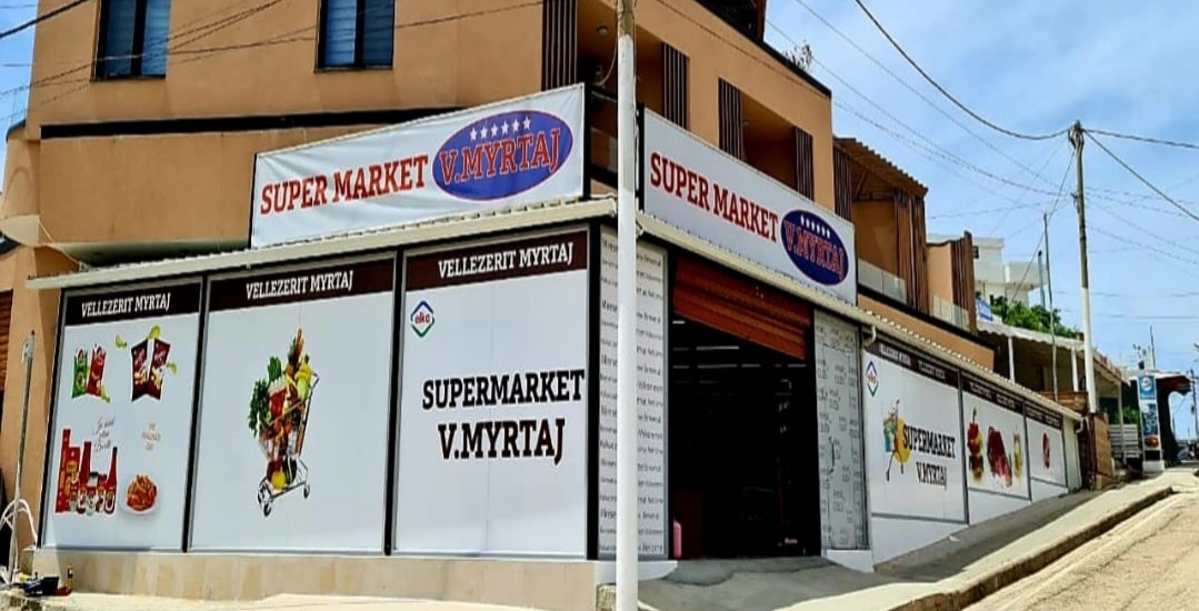 Supermarket V.MYRTAJ Ksamil kërkon të punësojë Kasiere. Paga 70,000 mijë lekë
