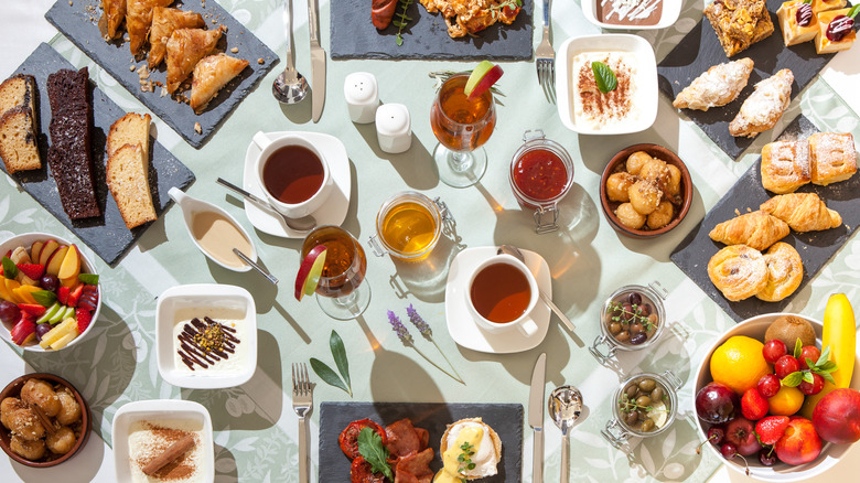 Hotel në Sarandë kërkon Punonjëse kuzhine për mëngjeset. 5 orë punë, paga 80,000 Lekë