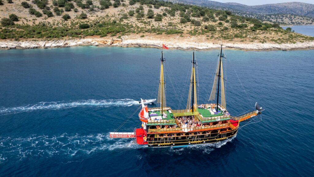 Anija turistike Vikingen SARANDA WEB