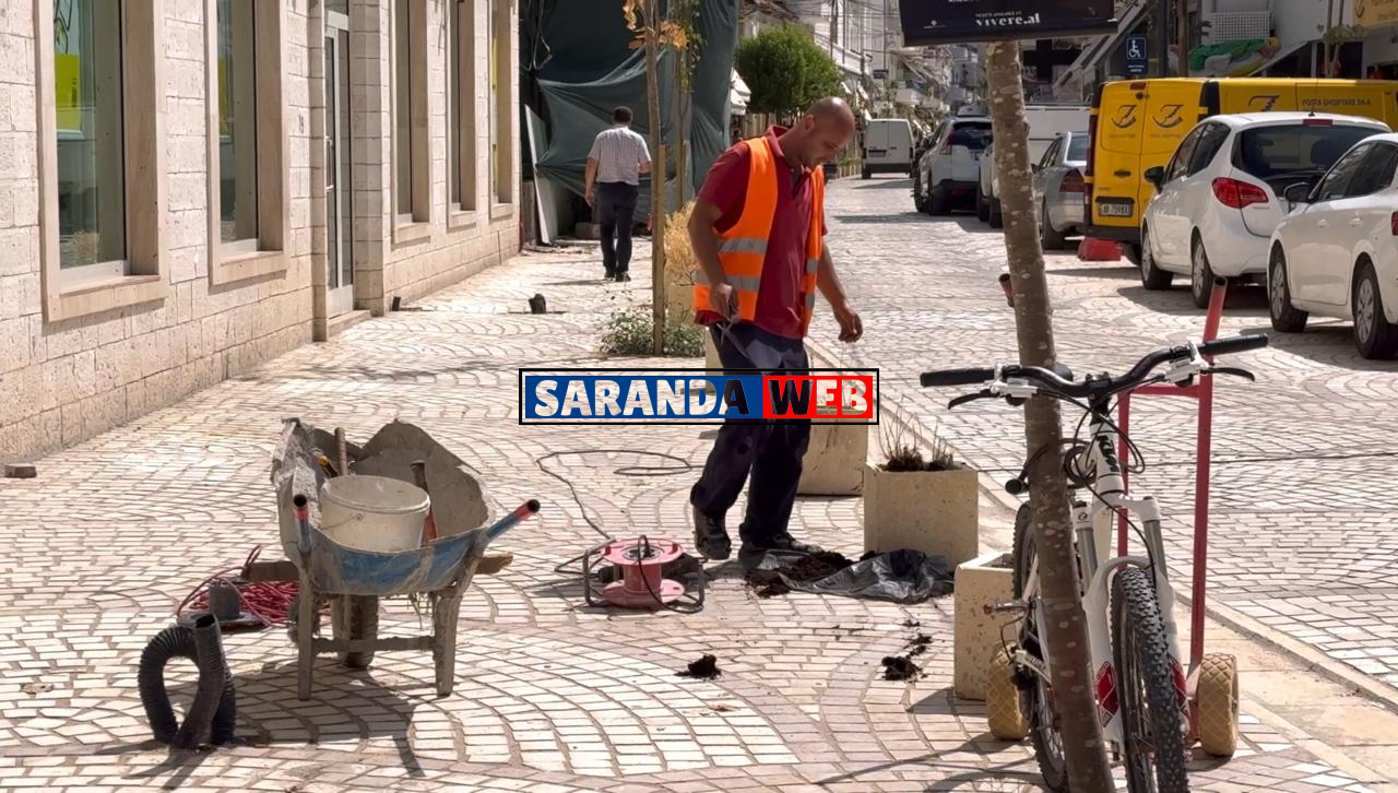 Mbyllet parkingu i paligjshëm në rrugën Skënderbeu në Sarandë &#8211; VIDEO