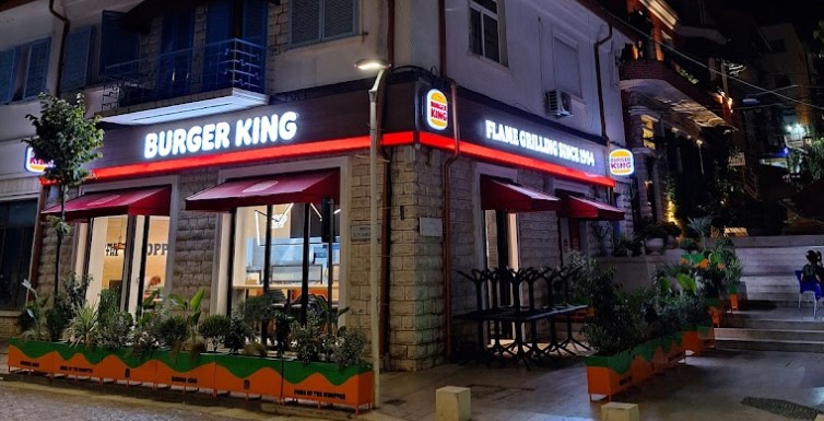 BURGER KING® Sarandë kërkon STAF RESTORANTI / Punonjës në Kuzhinë