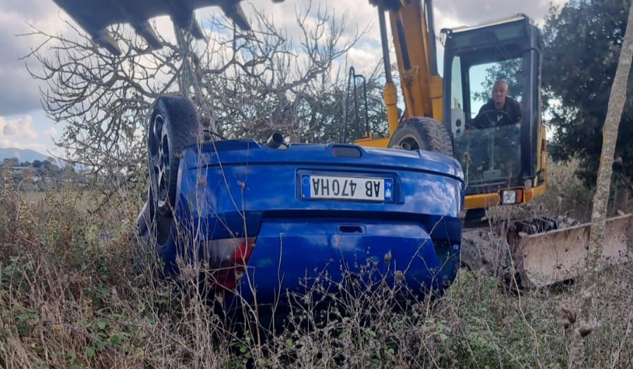 33-vjeçari gjendet pa jetë në automjetin e aksidentuar