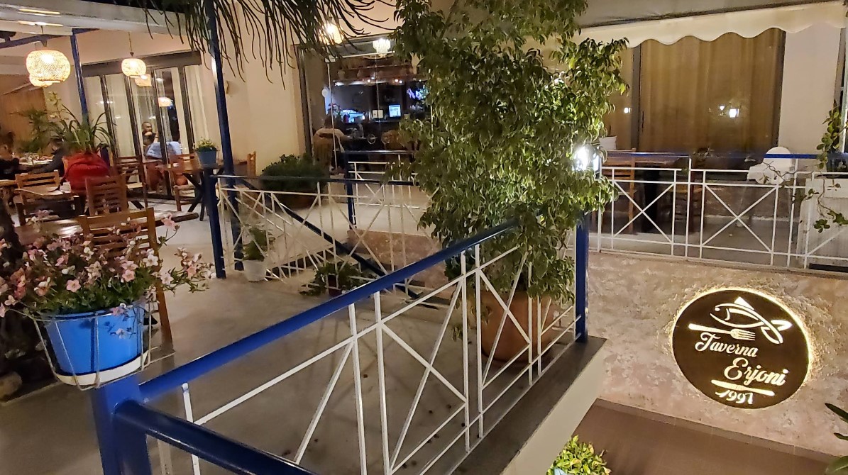 Taverna Erjoni kërkon të punësojë Kamarier/e Restoranti