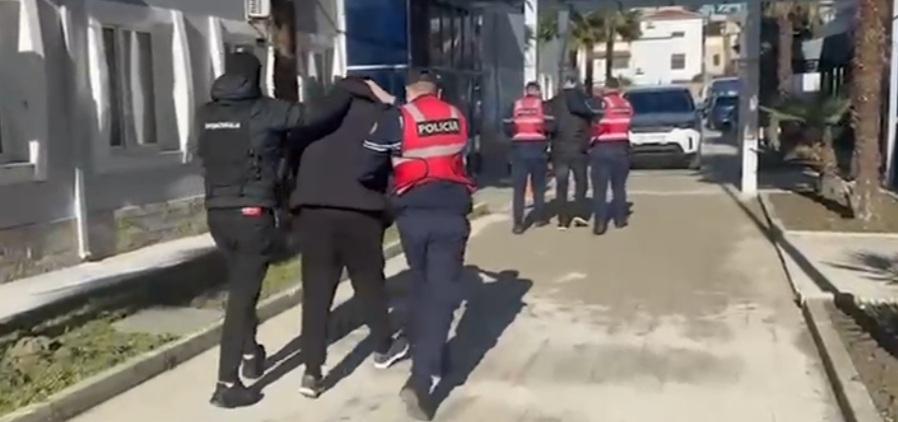 Arrestohen 11 persona në Sarandë dhe Delvinë, akuzohen për shpërndarje &#8216;malli&#8217; &#8211; VIDEO