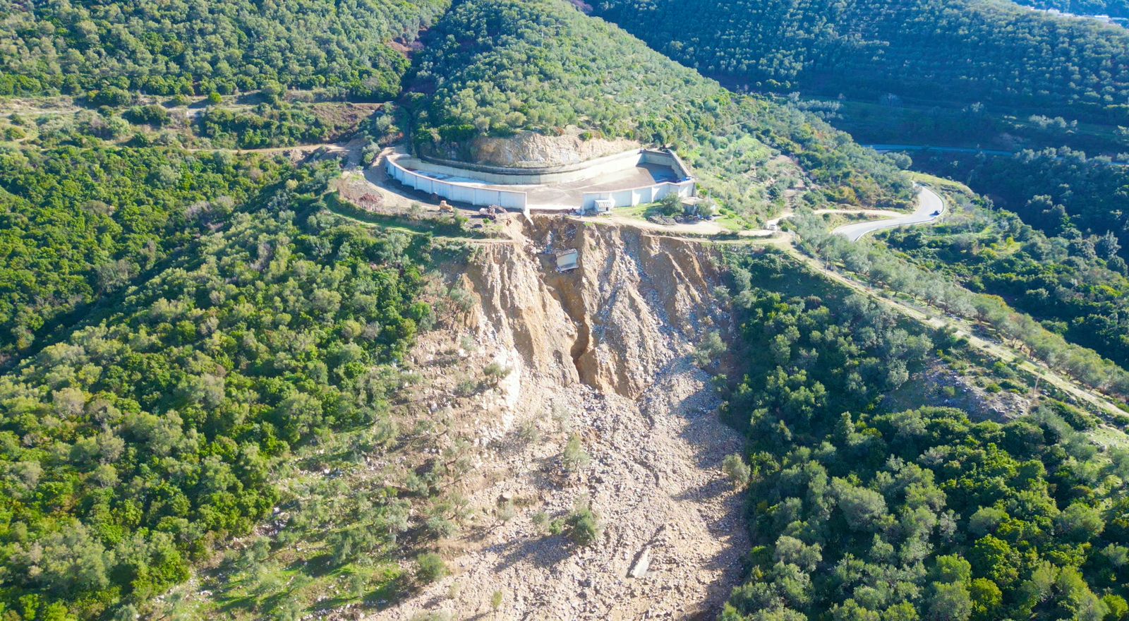 Banorët në Bunec: Duam dëmshpërblim, uji i digës së Hec Sasaj erdhi 4 metër lartësi &#8211; VIDEO