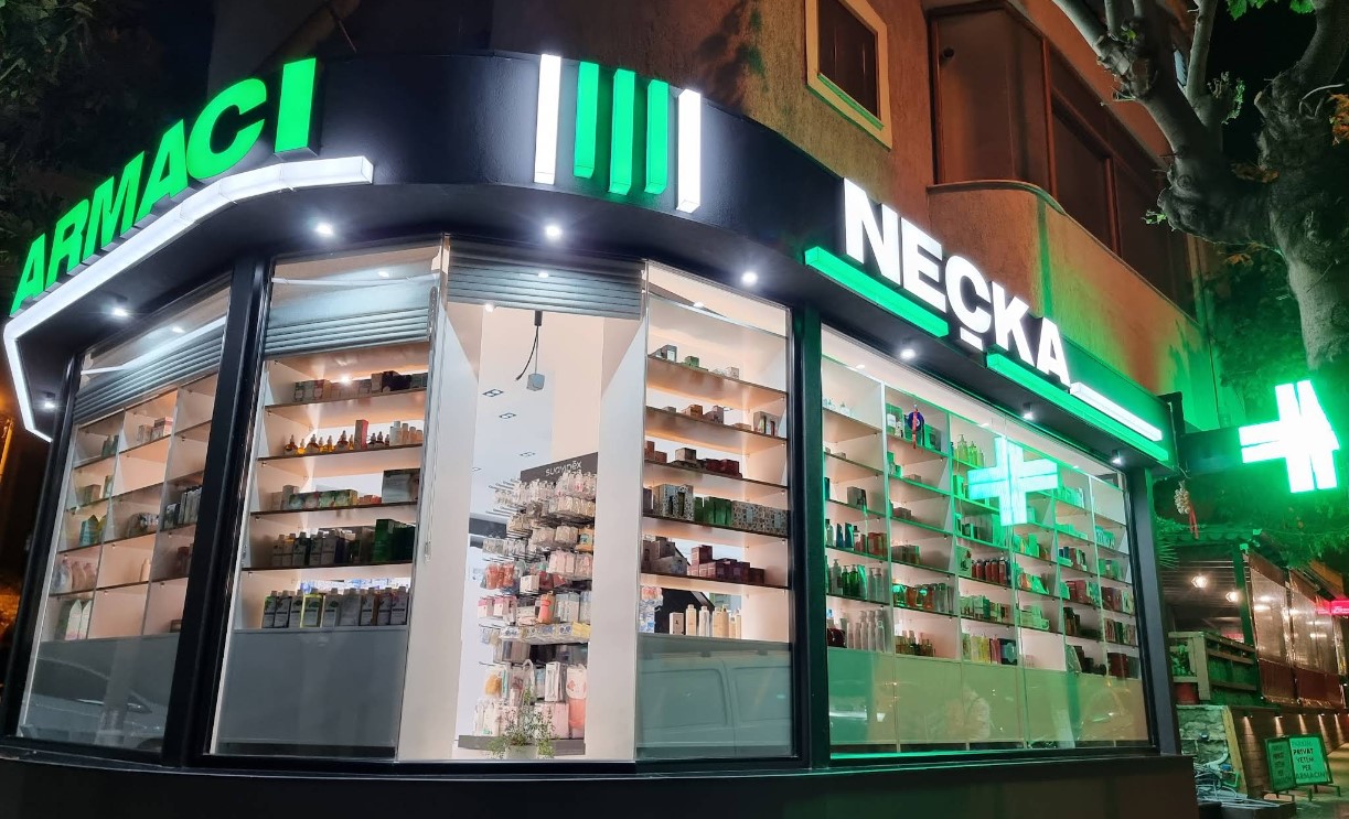 Farmaci Necka në Sarandë kërkon të punësojë Farmaciste