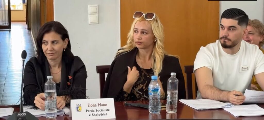 Mbledhja e Këshillit Bashkiak Sarandë 30 Prill 2025
Këshilli Bashkiak i Sarandës zhvillon mbledhjen e radhës: Vendime për ndihmën ekonomike, strehimin dhe bashkëpunimin ndërkombëtar
Këshilli Bashkiak i Sarandës zhvilloi sot mbledhjen e