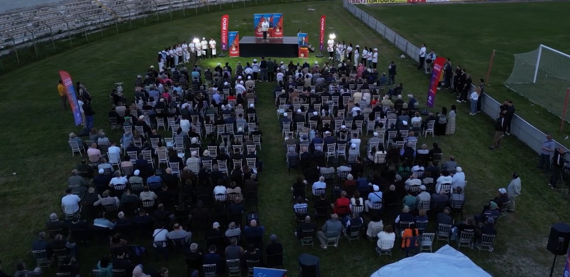 Vlora mirëpret Ardit Bidon, mbi 600 qytetarë në takim &#8211; VIDEO