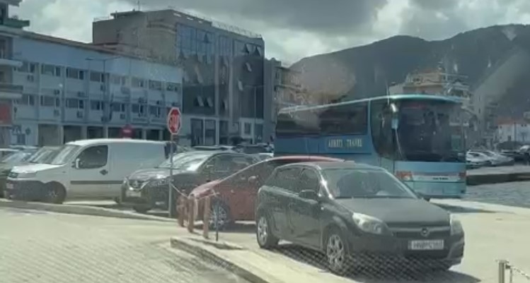 Sekuestrohet në Igumenicë autobusi i Ahmeti Travel, u kap me klandestinë