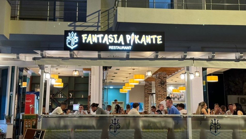 Njoftim punësimi për staf në Restorant &#8220;Fantasia Pikante&#8221;. Ofrohet akomodim