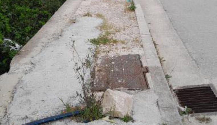Banorët e lagjes nr. 1 në Sarandë: Fëmijët tanë janë në rrezik! Kërkojmë urgjentisht kangjella mbrojtëse