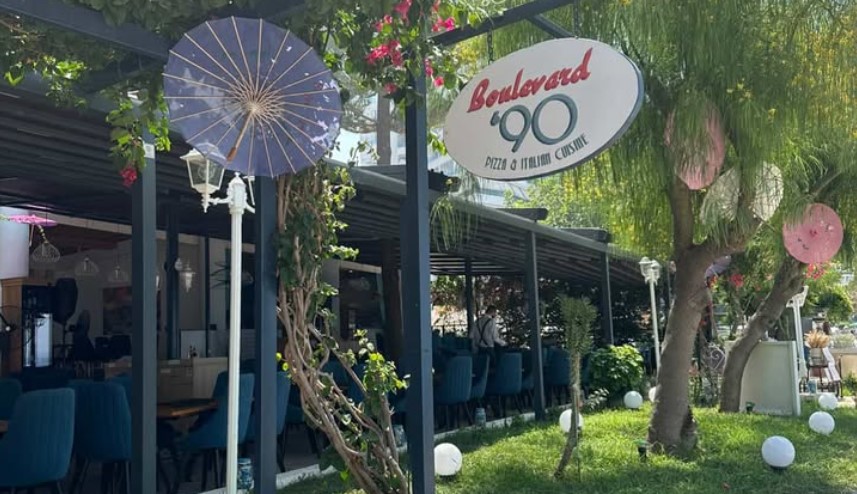 Njoftim pune për staf në Restorant Bulevard &#8217;90 në Shëtitoren e Sarandës