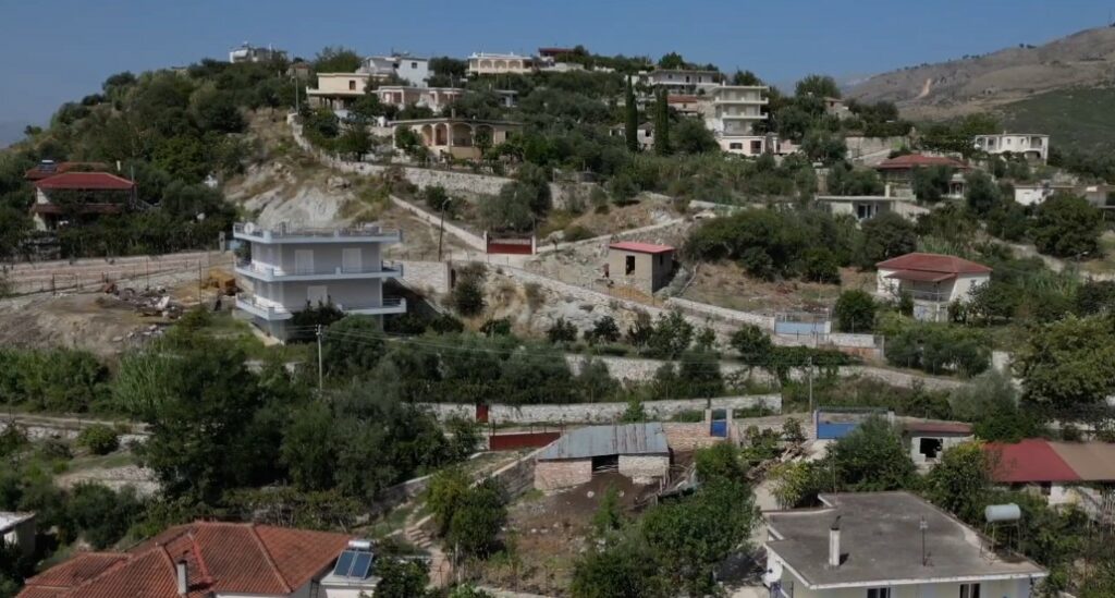 Vodhi bidonat me raki nga magazina në Mesopotam, Policia heton hajdutin e dyshuar