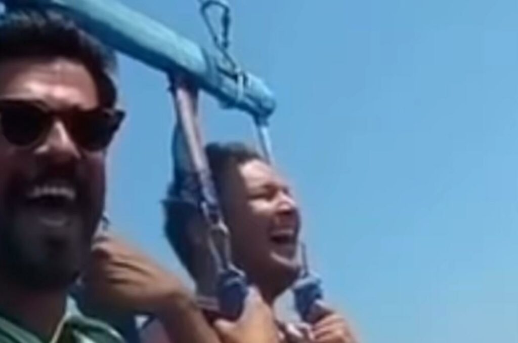 Osmani shijon bukuritë e bregdetit të Jugut nga ajri dhe toka