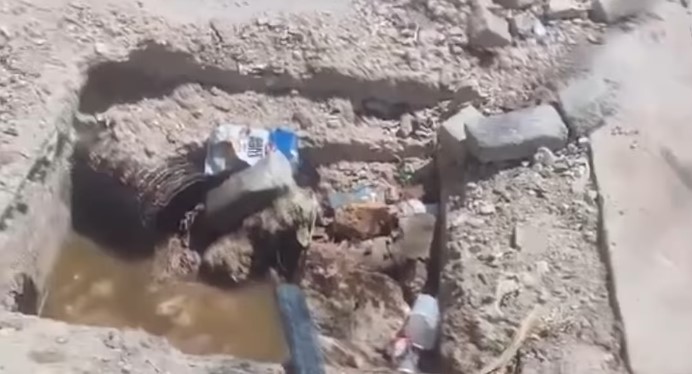 Pushuesi bie në një pusetë të hapur sapo mbërrin në Sarandë: “E papranueshme për një qytet turistik”