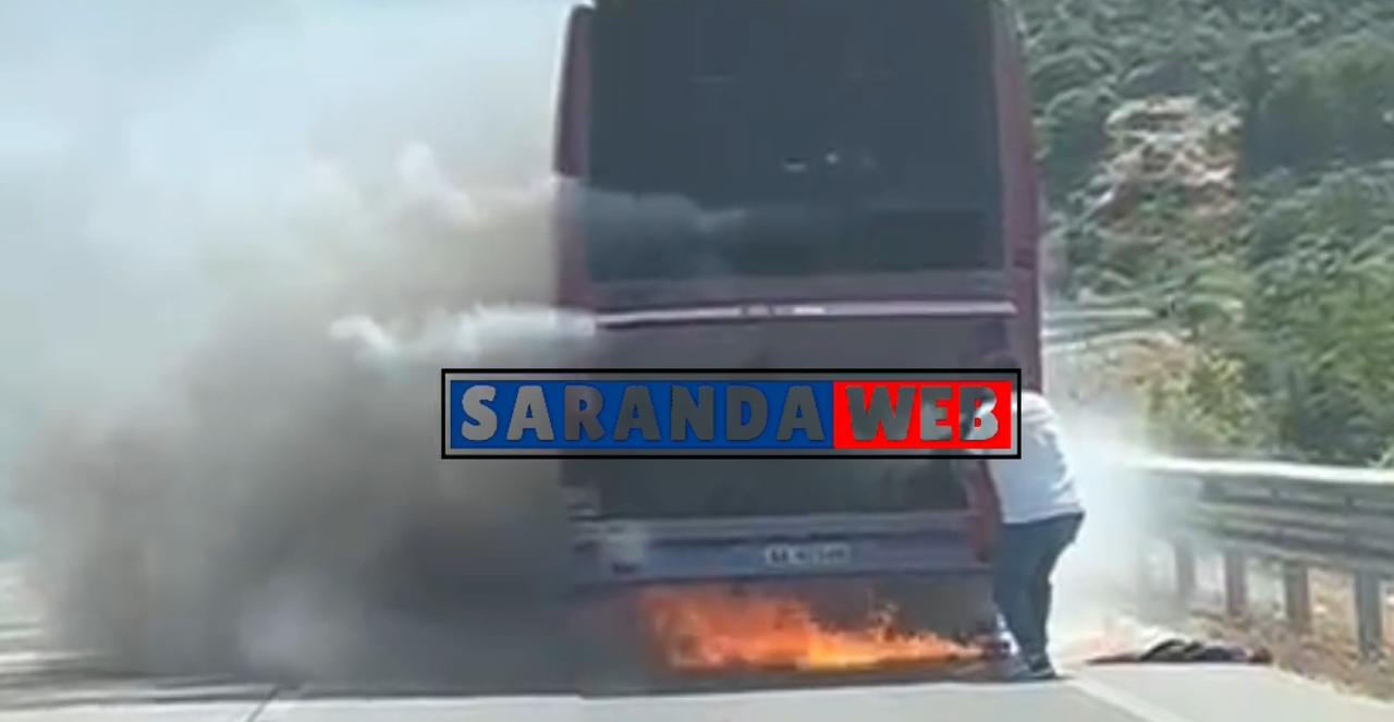 Digjet një autobus që udhëtonte drejt Sarandës, fatmirësisht pa të lënduar &#8211; VIDEO