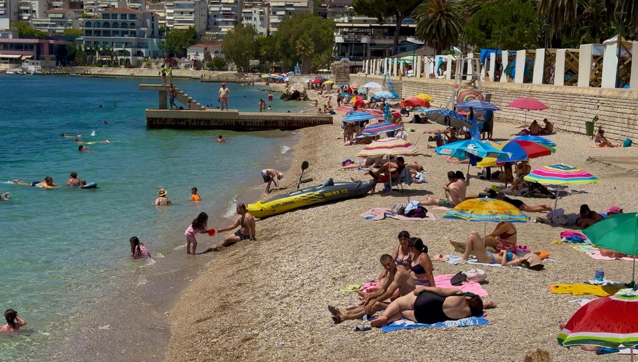 “Do kthehemi sërish!” – Saranda rrëmben zemrat e turistëve nga e gjithë bota