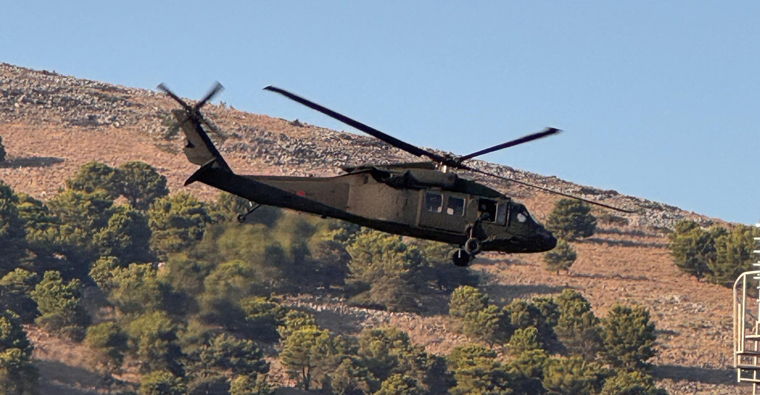 Ksamil: Pushuesi mbytet duke ngrënë në restorant, dërgohet me helikopter drejt Tiranës
