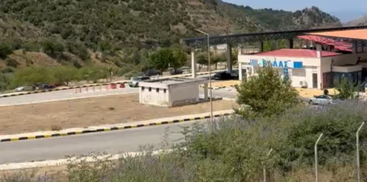 Pas ndërhyrjes së Vasil Llajo dhe Giogiakas normalizohet situata në Qafë Botë &#8211; VIDEO