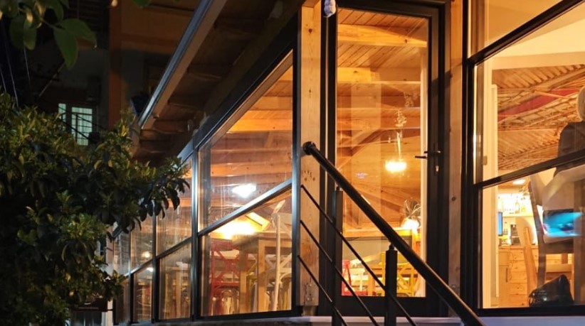 Taverna Rrapo në Sarandë kërkon Zgarist dhe Sanitare