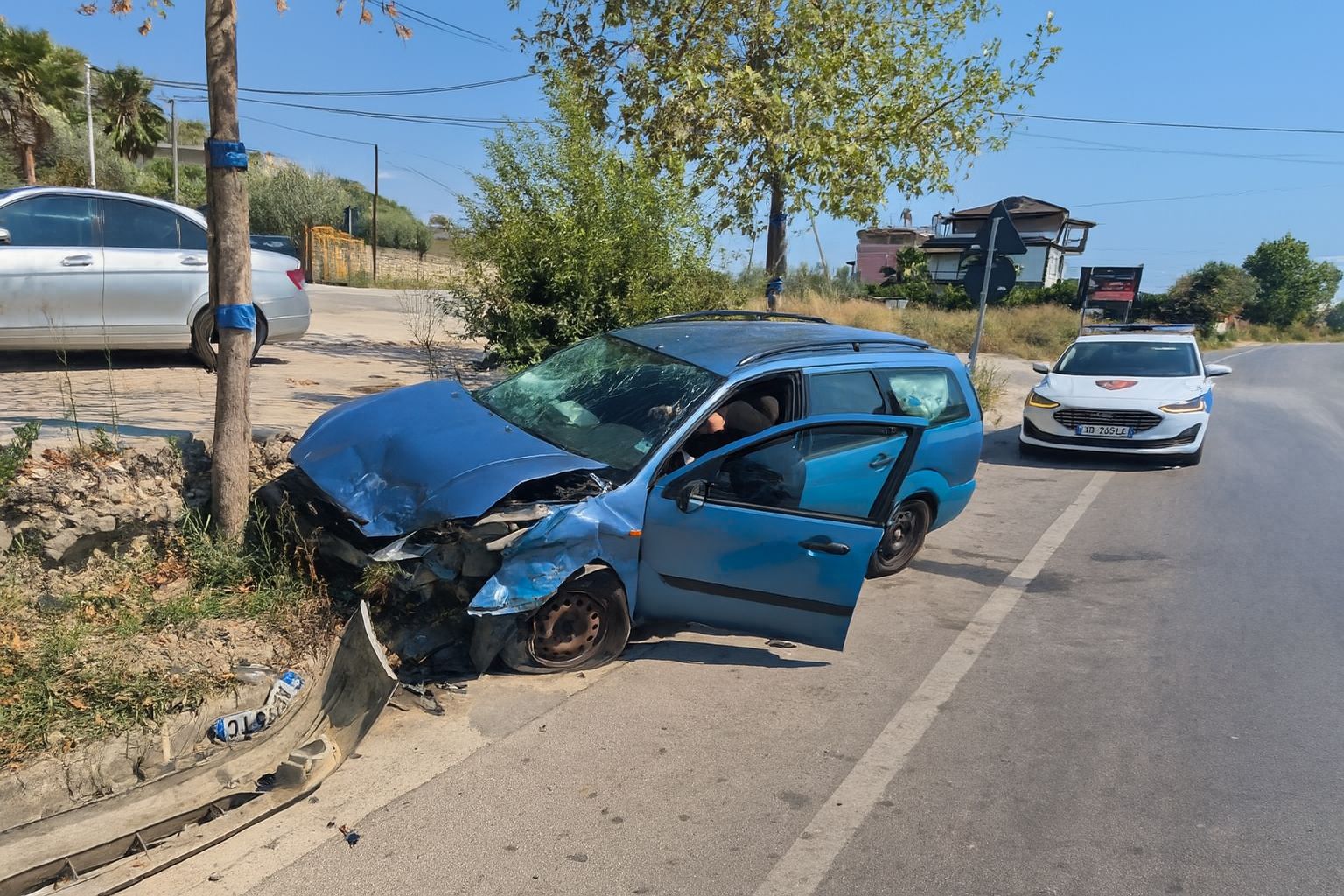 U fut në parakalim të gabuar dhe shkaktoi aksident, arrestohet 20-vjeçari