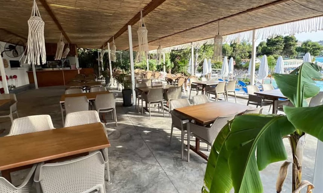 Njoftim punësimi në Uma Restaurant në Ksamil. Ofrohet akomodim për stafin