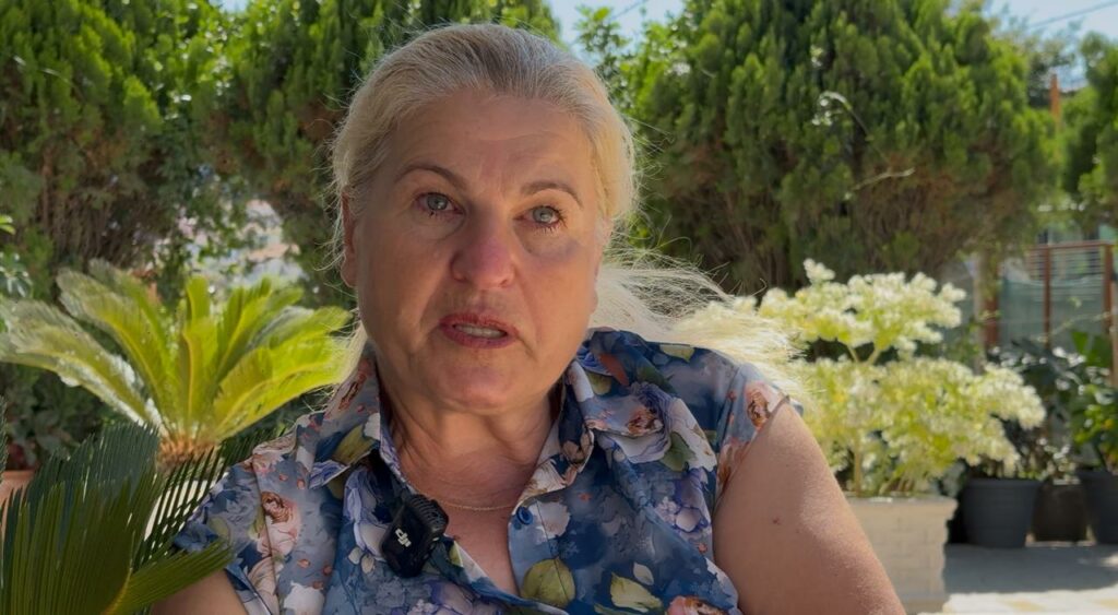 Jorgulla Rubie nga fshati Mursi në Sarandë rrëfen mes lotësh ferrin e familjes në kampin e Tepelenës