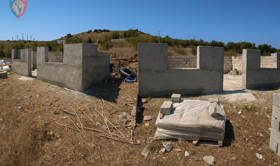 Ksamil - Në pranga 4 punëtorë, shpallet në kërkim personi që i punësoi